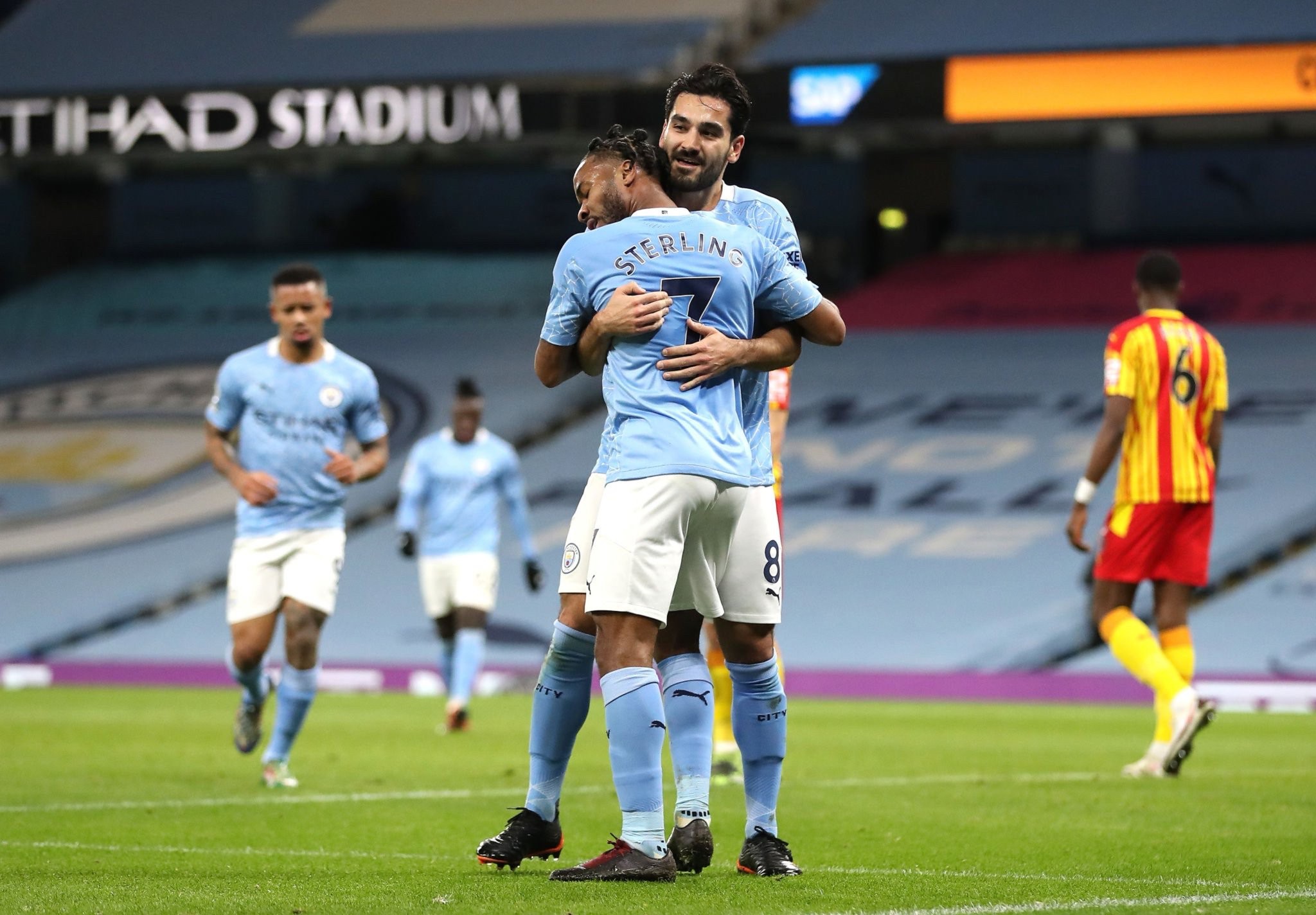 这也让我们 这也让我们